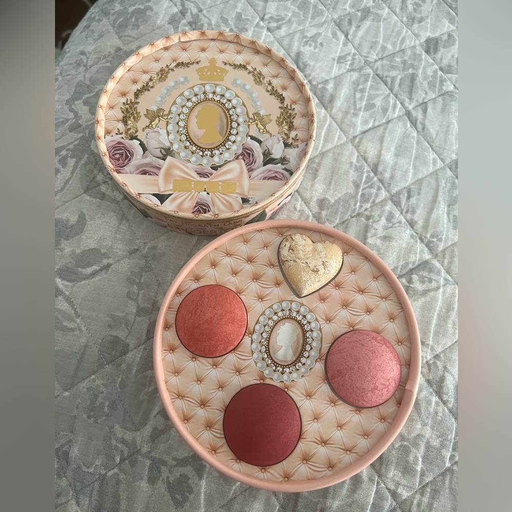 New 
PAT McGRATH LABS X BRIDGERTON BLUSHING DELIGHTS BOX BLUSHER & HIGHLIGHTER